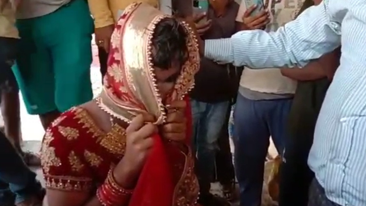 A young man entered the house disguised as a woman