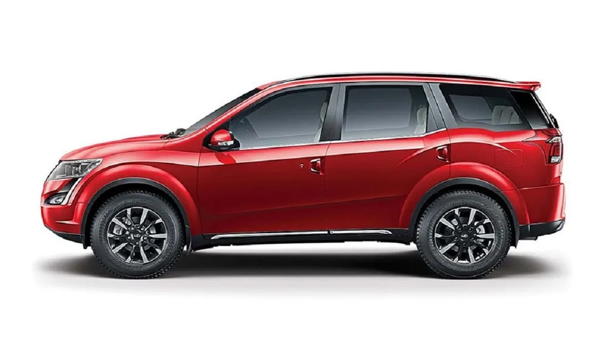 XUV500 के W7 और W9 बड़ी बचत