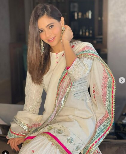 आमना शरीफ