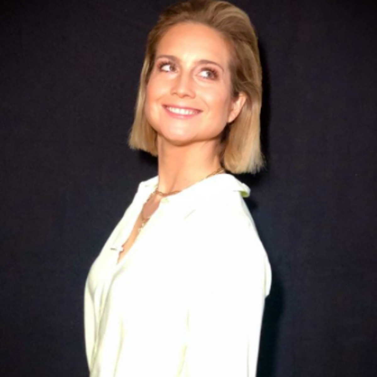 tv reporter mud face