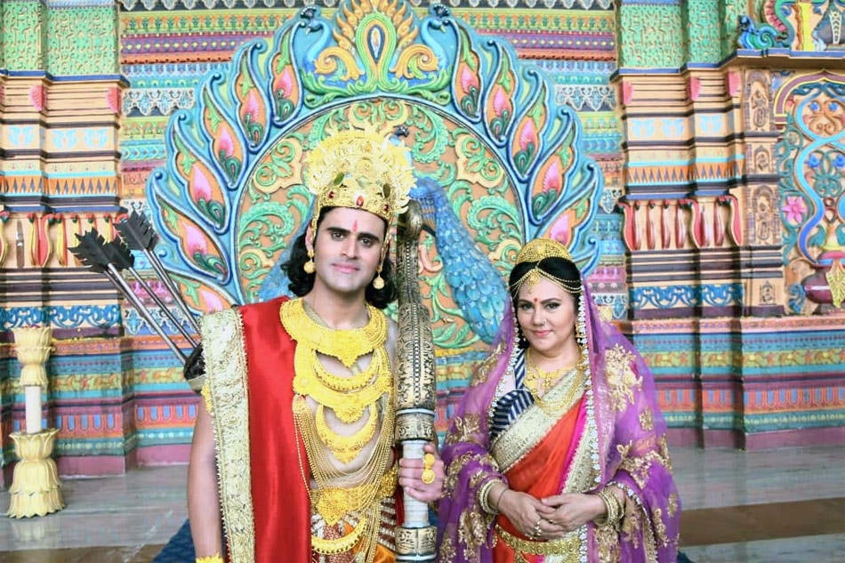 सिद्धांत इस्सर-दीप‍िका च‍िखल‍िया 