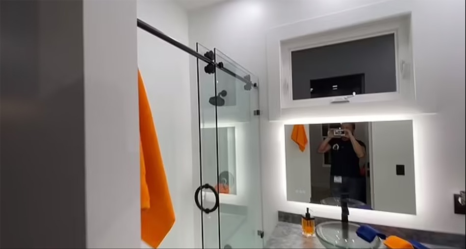 Elon musk small house 