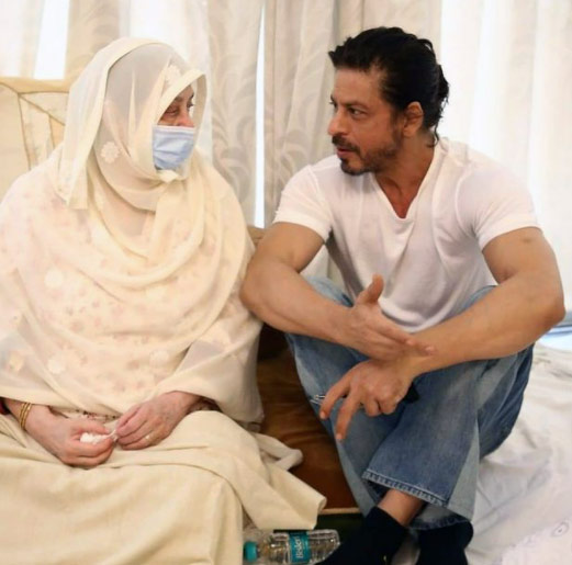 शाहरुख, सायरा बानो