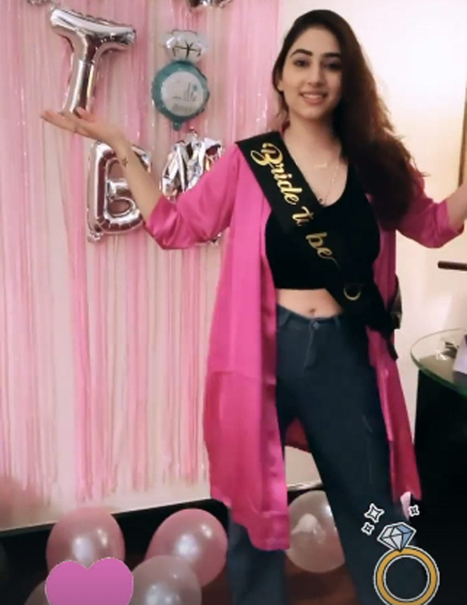 दिशा परमार 