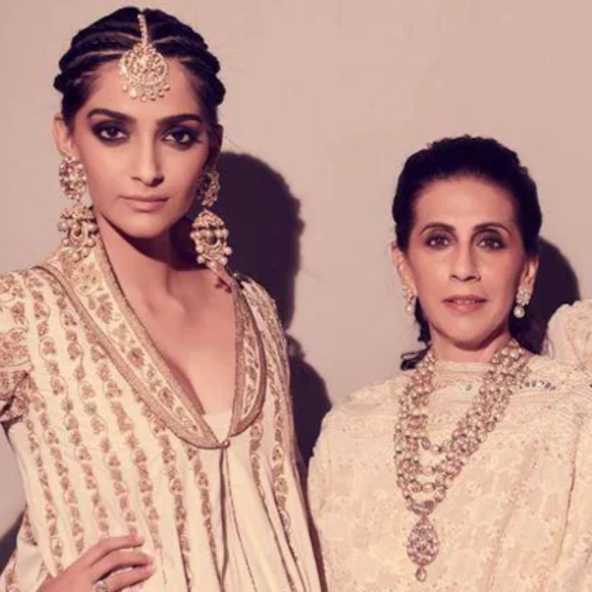 सोनम कपूर और सुनीता कपूर