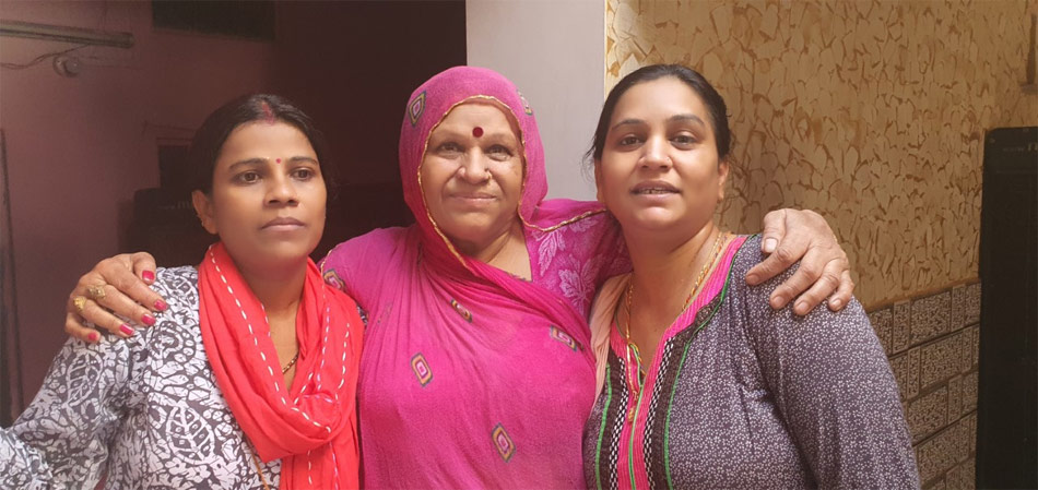 आशा, अपने परिवार के साथ (aajtak.in)