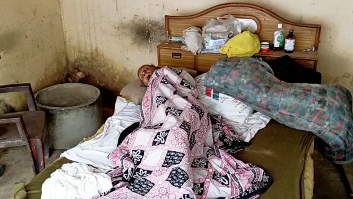 96 साल का बुजुर्ग मृत होने के बाद उठ कर खड़ा हुआ और बोला-अभी मैं जिंदा हूं