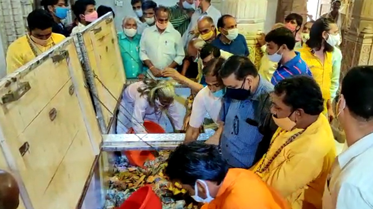 Sanwalia Seth temple bhandar opened 3.12 crore cash came to the temple