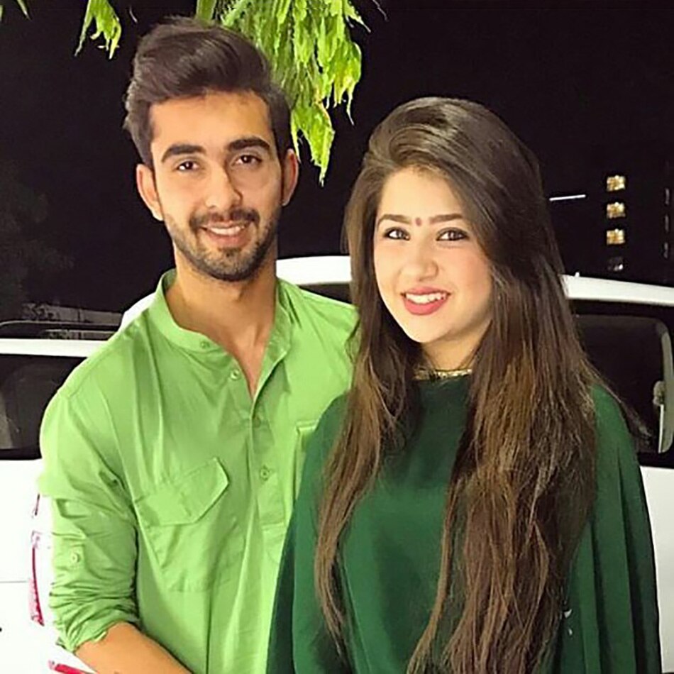 अदिति भाटिया - अभिषेक वर्मा 