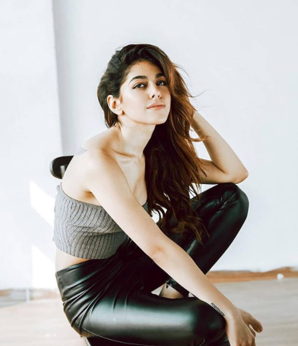 अलाया फर्नीचरवाला 