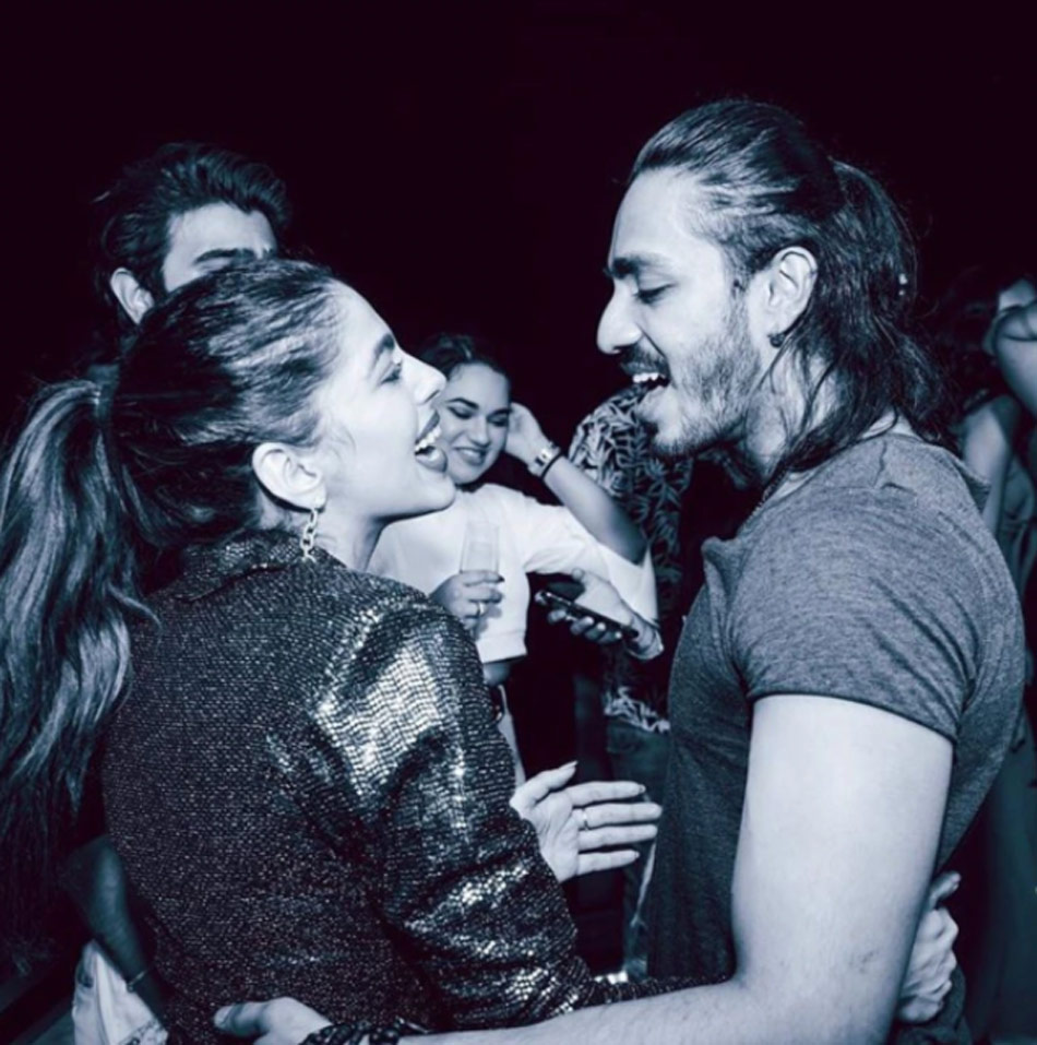 अलाया फर्नीचरवाला-ऐश्वर्य ठाकरे  