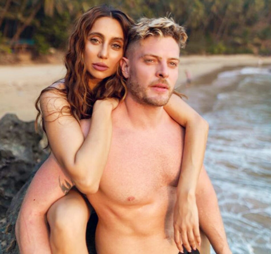 जेसन शाह-अनुषा दांडेकर 