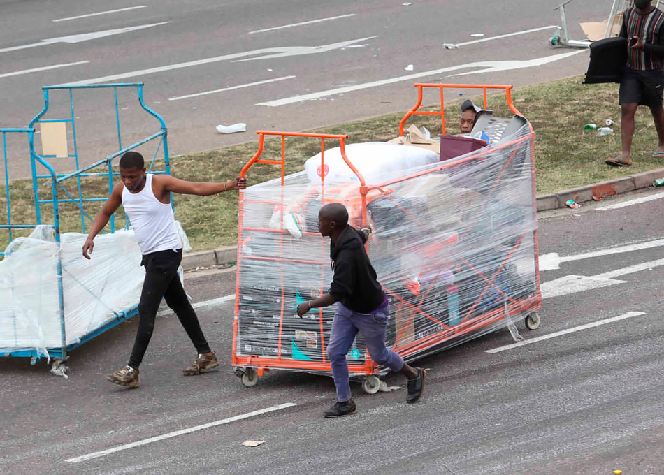 Woman throw baby building