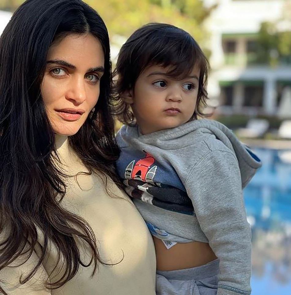 गैब्रिएला संग आरिक