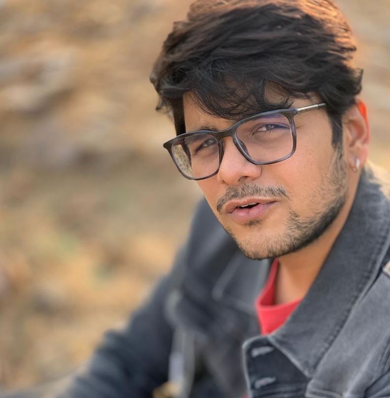 भव्य गांधी