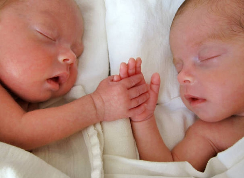 क्यों और कैसे पैदा होते हैं जुड़वां बच्चे?