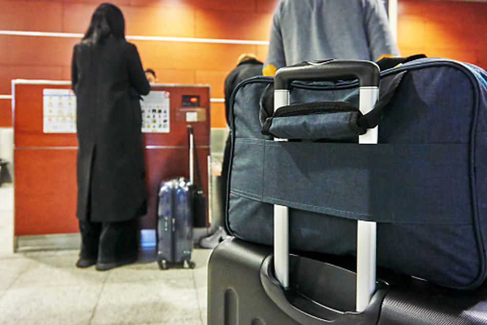 corona positive man wear burkha 