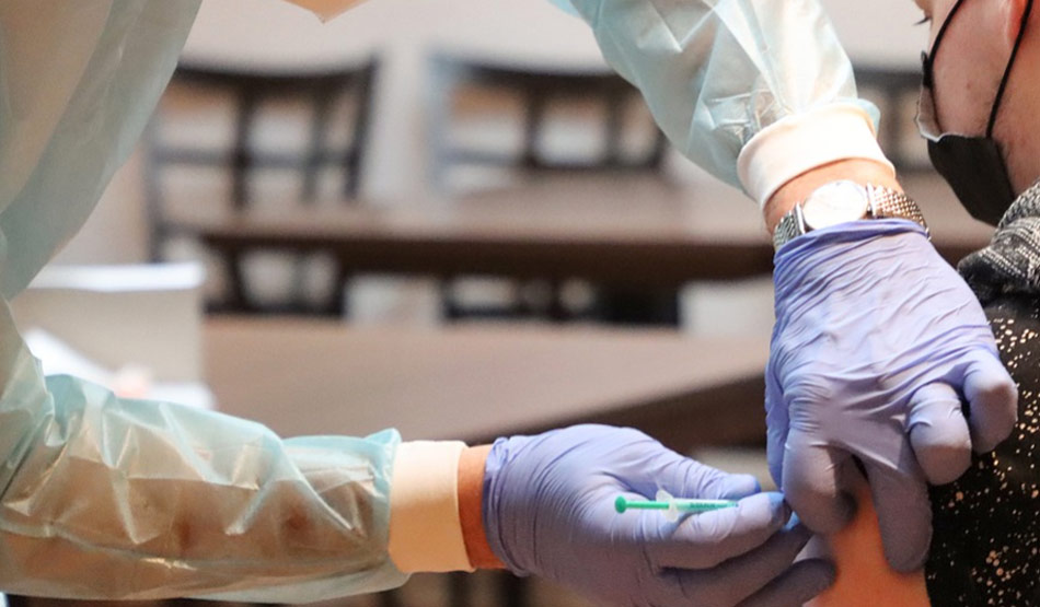 वैक्सीन लेनी11