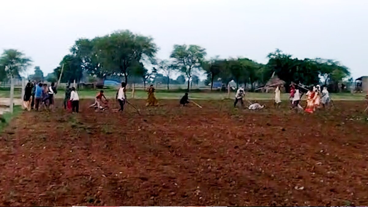 Bloody conflict between two sides over land dispute and money transaction dholpur