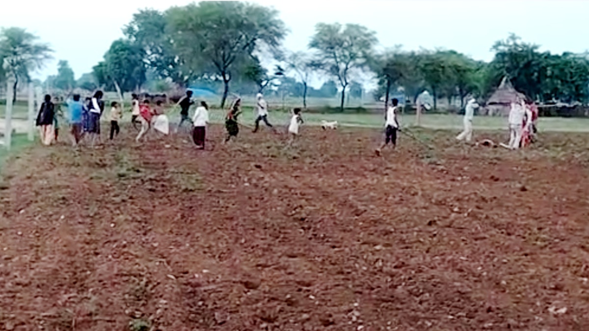 Bloody conflict between two sides over land dispute and money transaction dholpur