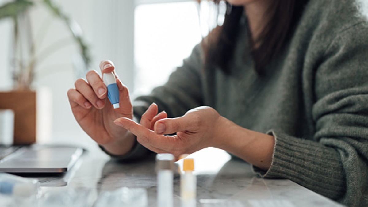 ब्लड शुगर की जांच