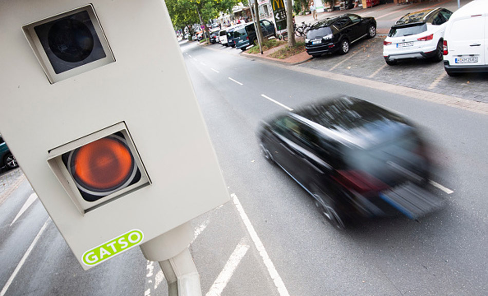 woman jumped red lights