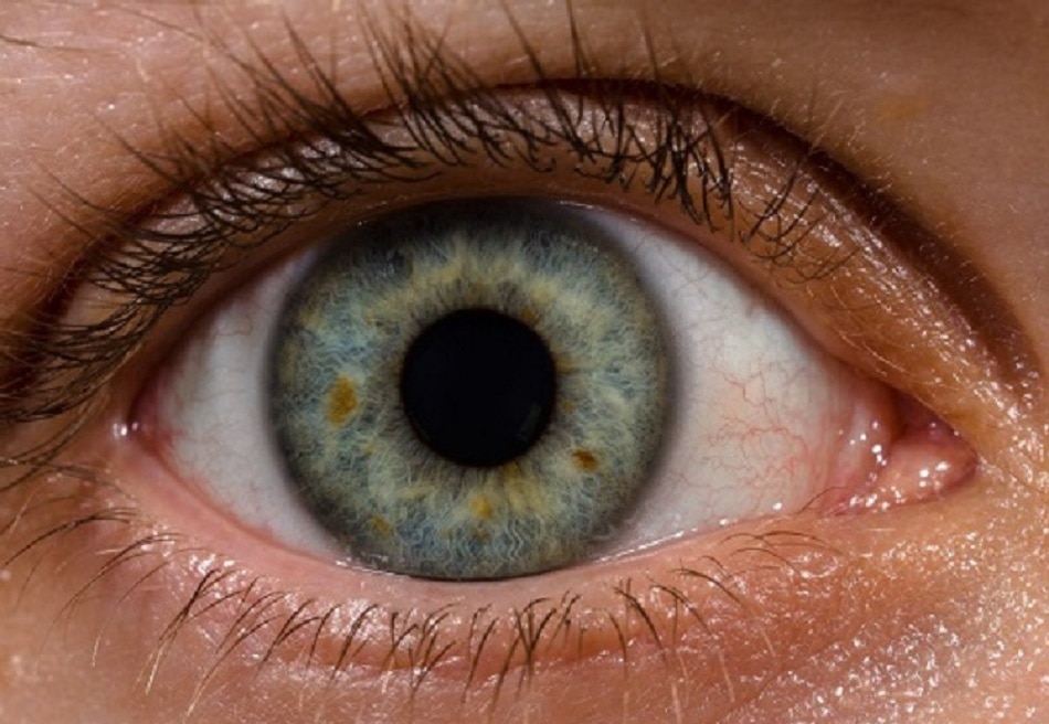 आंखों पर बुरा असर