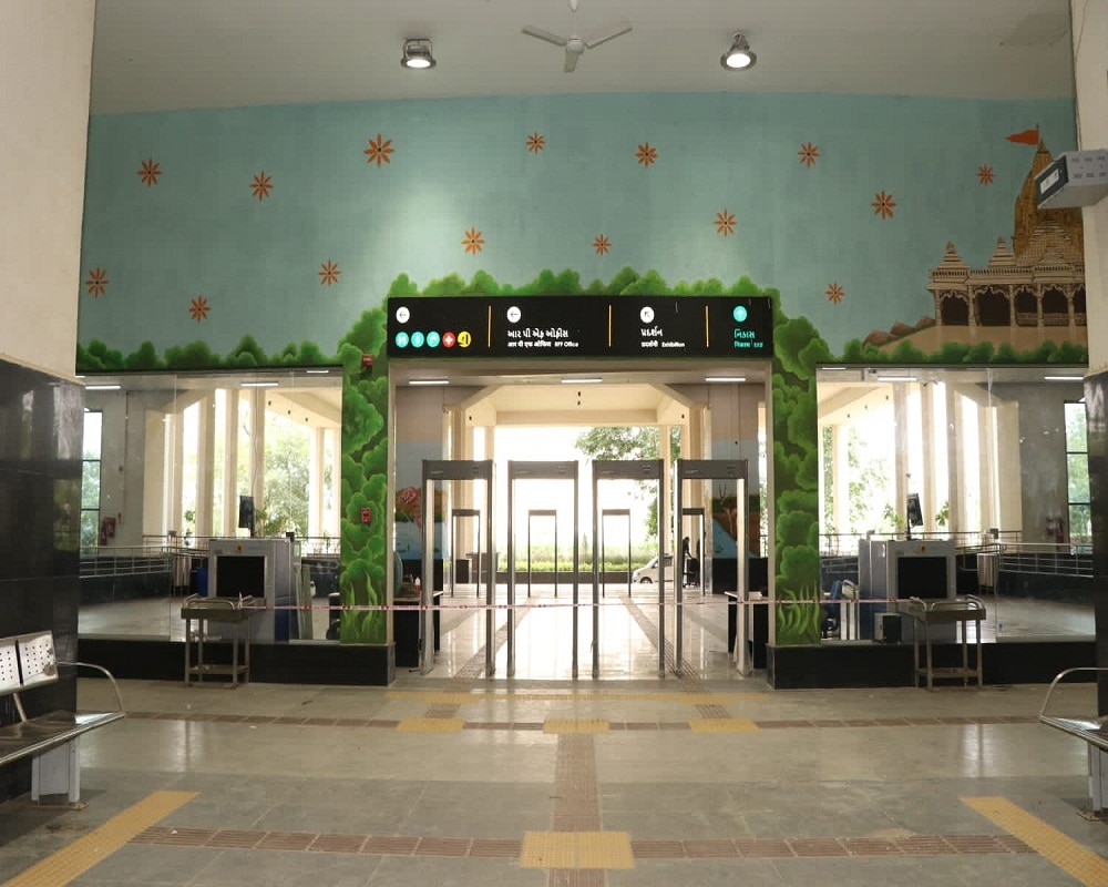 Gandhinagar train station 