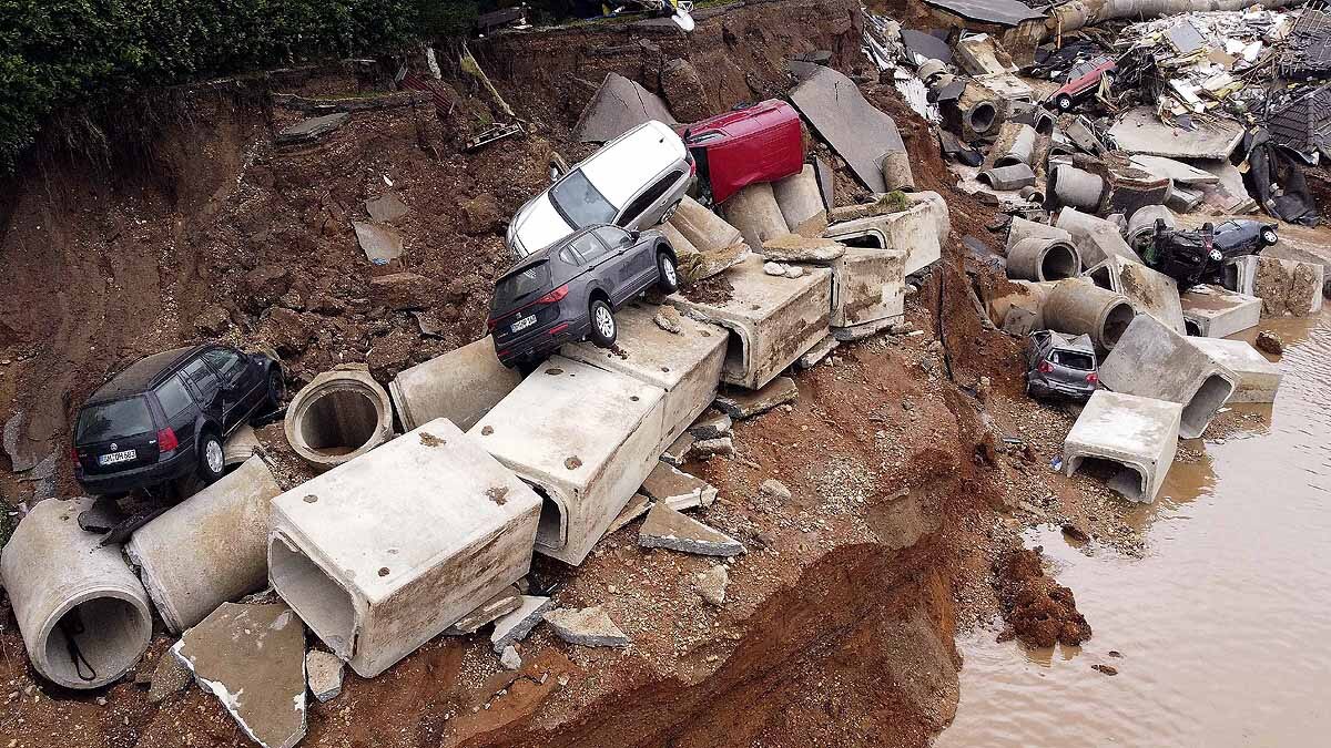 Massive Sinkhole Germany Flood