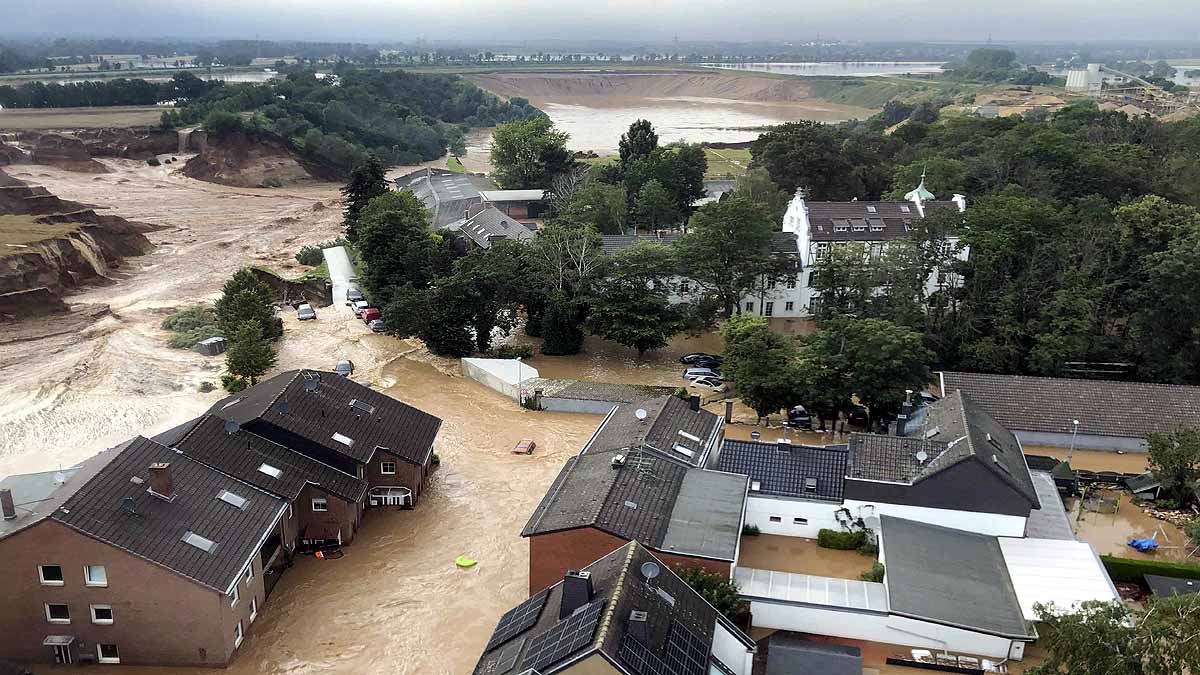 Massive Sinkhole Germany Flood