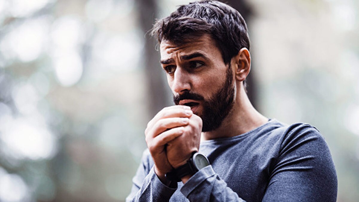 धूप में बैठें