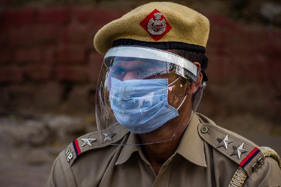 Delhi Crime Branch exposes honeytrap