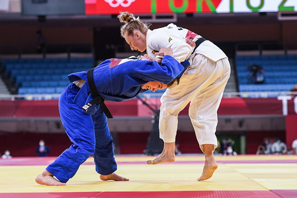 coach slaps female player