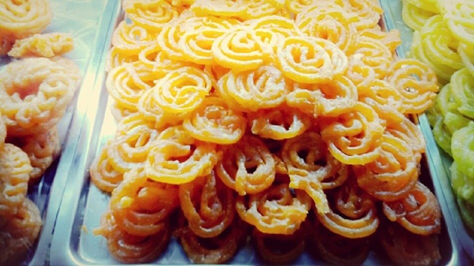 Ips jalebi tweet viral