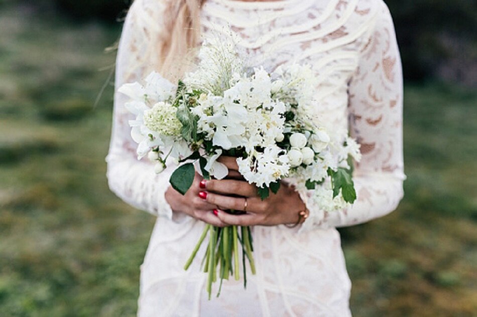 Wedding dress made only with mask