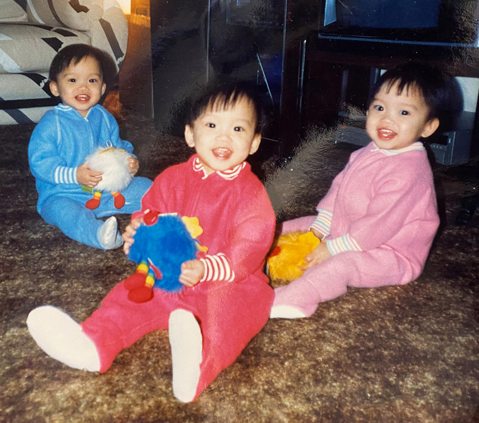 triplets are pregnant at same time