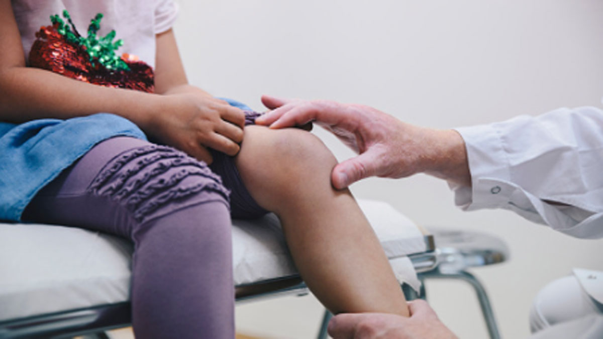 लड़की के साथ बर्बरता काट दी पैर की उंगलियां और एड़ी 