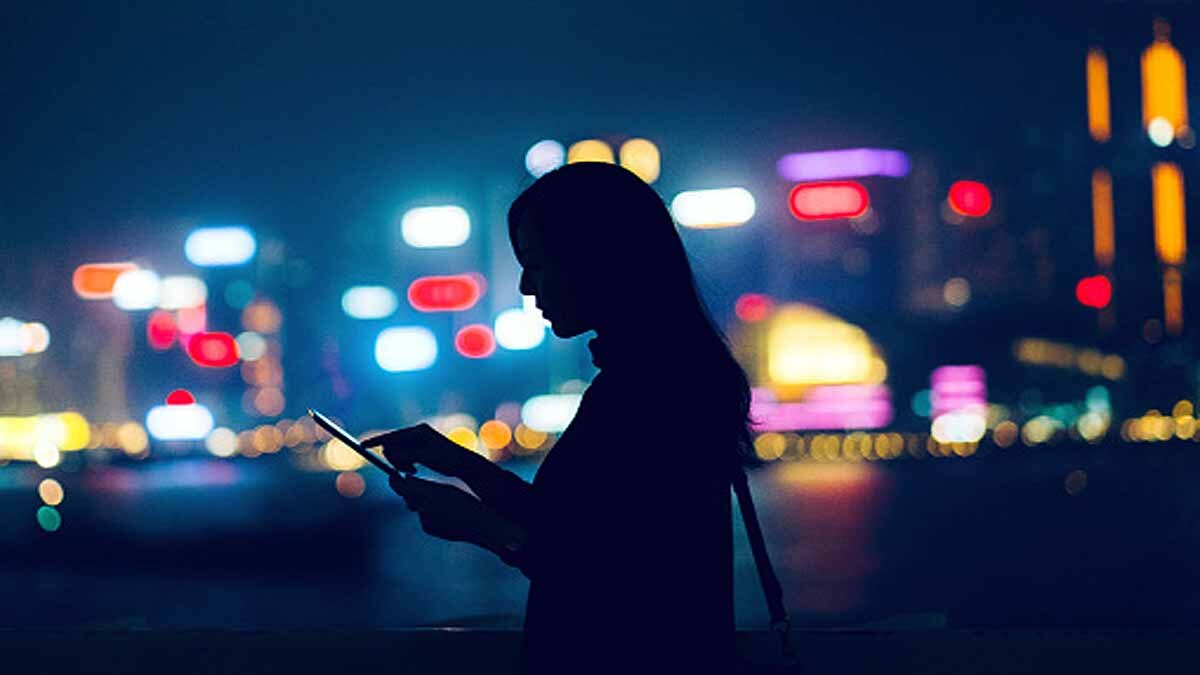 Human on global collapse