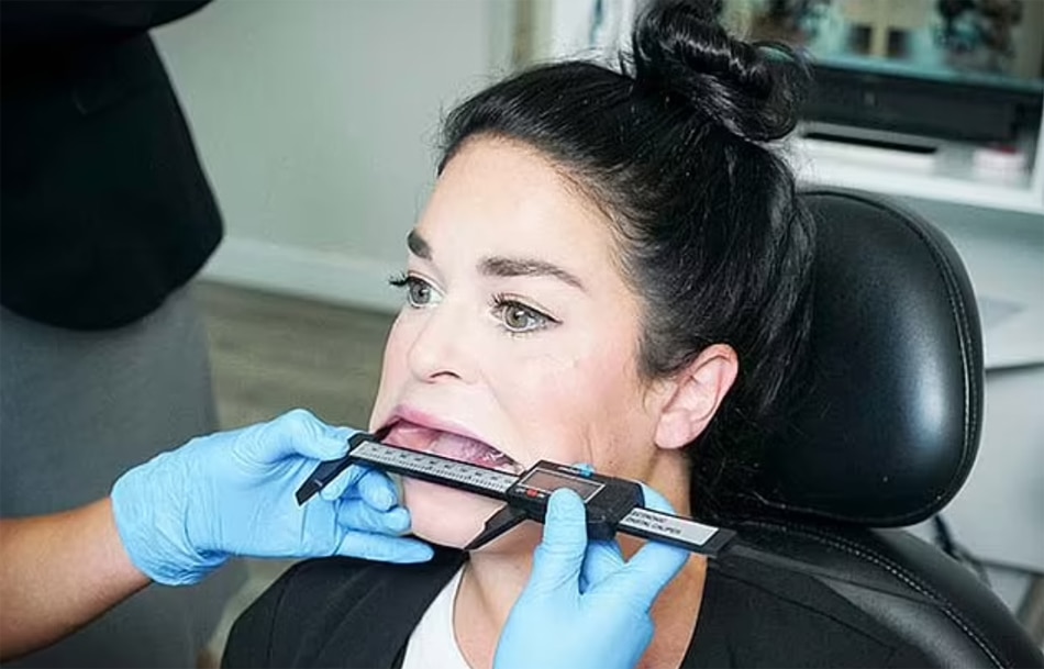 Samantha Ramsdell mouth 