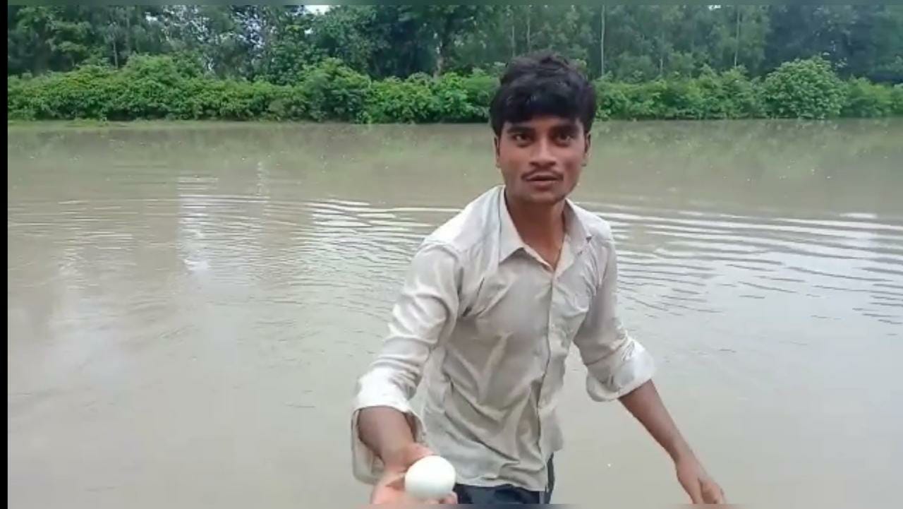 शारदा नहर में बहते अंडे