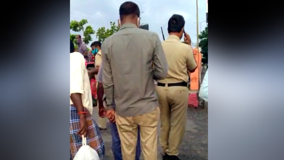 Man severed head found at the road