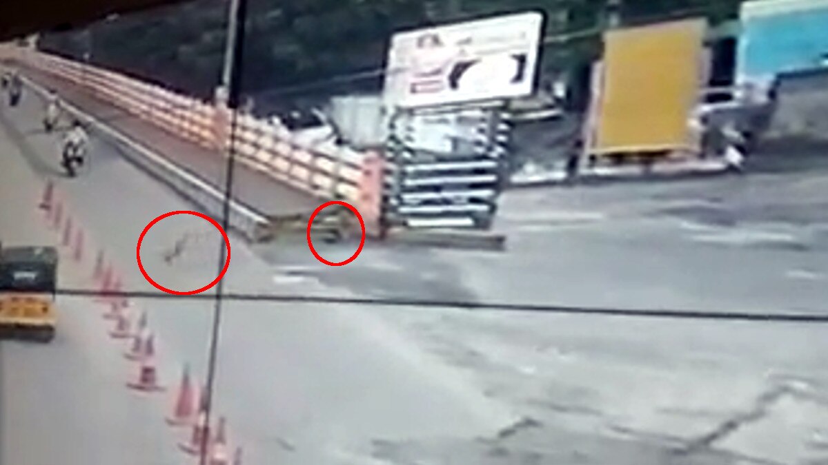 Man severed head found at the road