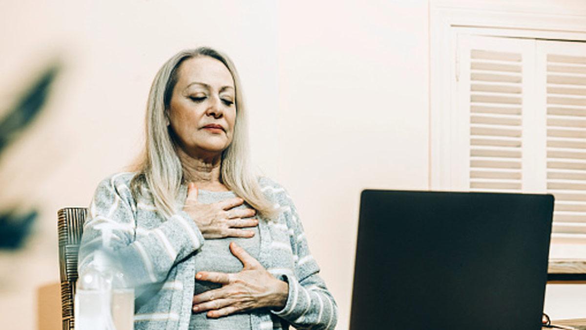 क्यों आती है हिचकी? जानें रोकने के तरीके और कब हो सकता है खतरा