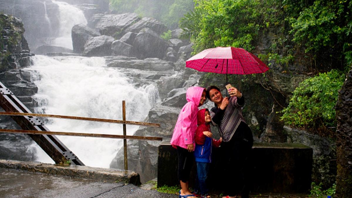 SBI की अनूठी हॉलिडे स्कीम: किस्तों में RD की तरह जमा करें पैसे, साथ में ब्याज भी मिलेगा