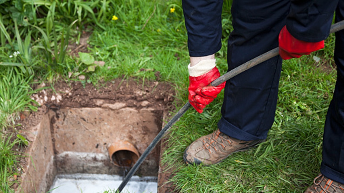 नालियों और पाइपों की सफाई