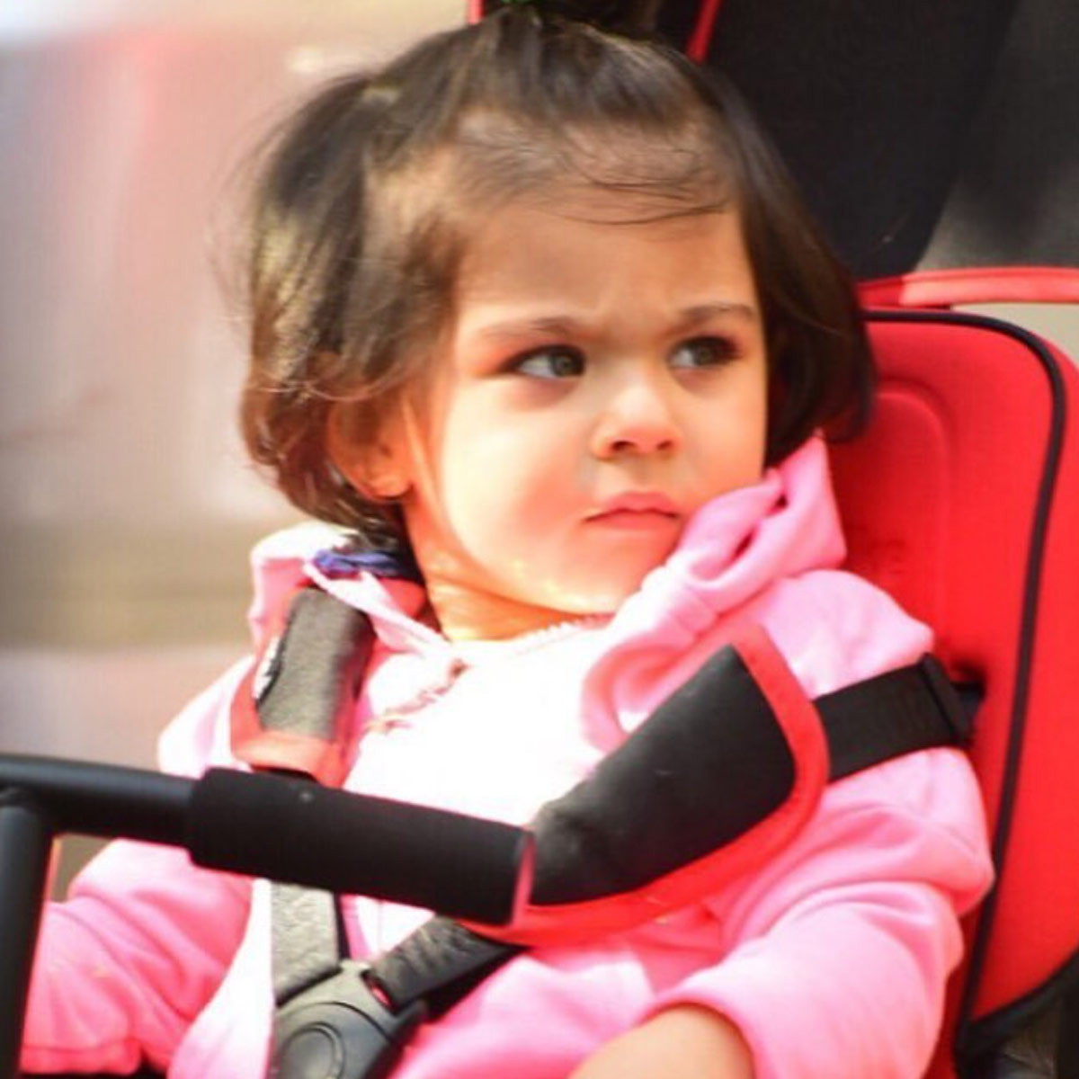 इनाया नाओमी खेमू