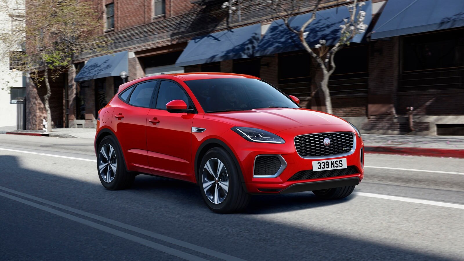 टाटा मोटर्स के शेयर लुढ़के 