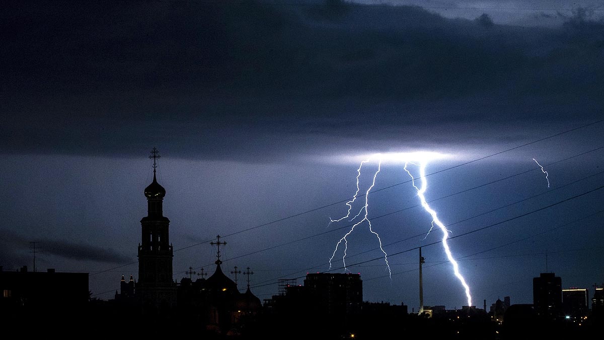 How to Protect from Lightning Strikes