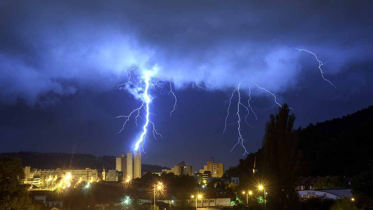 How to Protect from Lightning Strikes