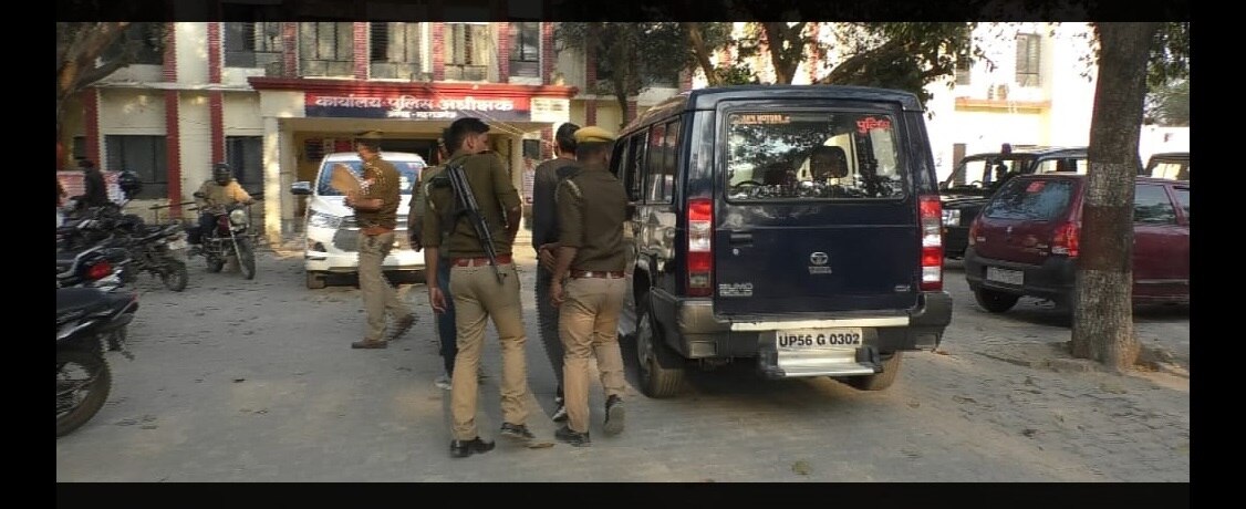 महराजगंज पुलिस